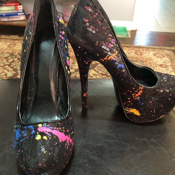 Heels - Picture 2 of 8